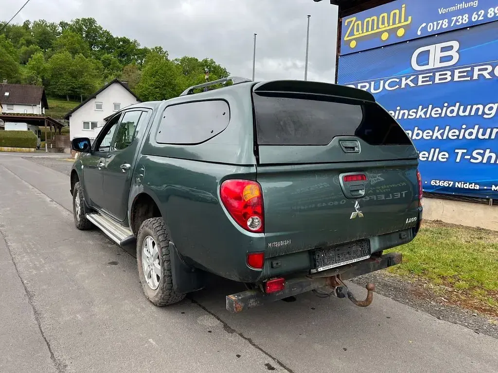 Gebraucht Mitsubishi L200 136 PS (100 kW) 2011 Grün Pickup