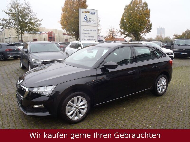 Schwarz Gebraucht 2024 Skoda Scala Ambition Kleinwagen | 20.979 € (Fairer Preis) - Bild 1/4