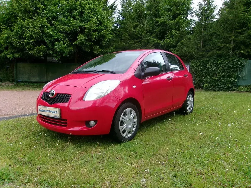 Gebraucht Toyota Yaris Cool 87 PS (63 kW) 2008 Rot Kleinwagen