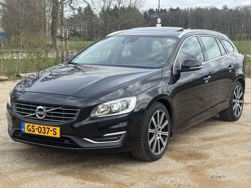 Gebraucht Volvo V60 Summum 222 PS (163 kW) 2015 Schwarz Kombi