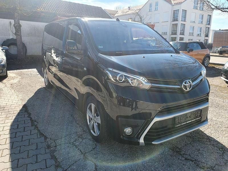 Gebraucht Toyota Proace Executive 177 PS (130 kW) 2017 Schwarz Van / Kleinbus