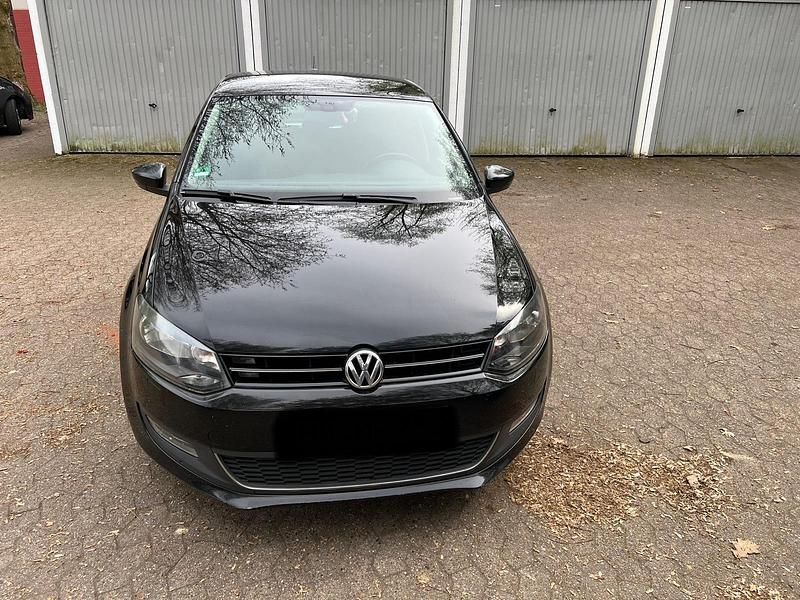 Second-hand VW Polo 90 CP (66 kW) 2012 Negru Hatchback