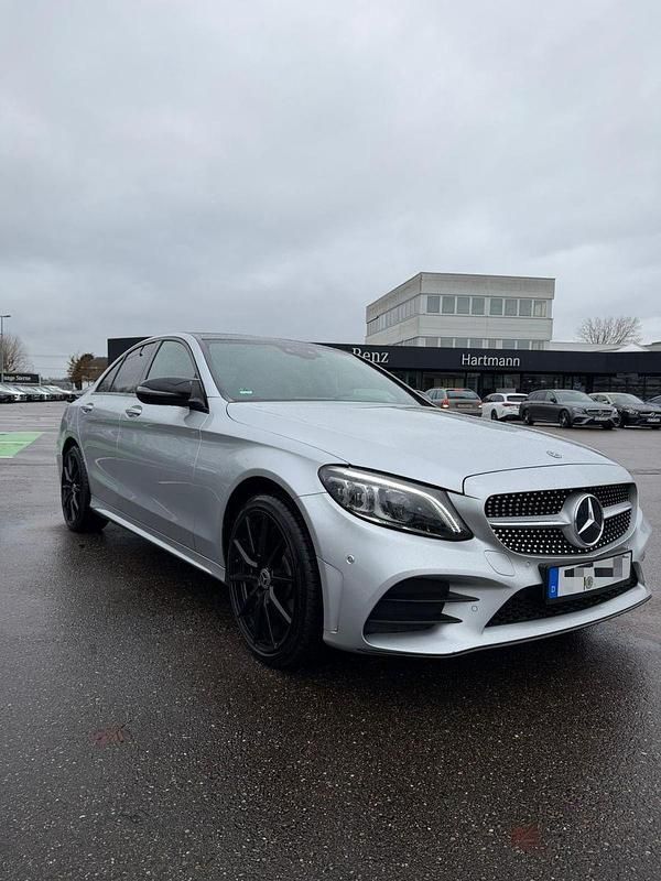 Silber Gebraucht 2019 Mercedes C400 AMG line Limousine | 31.999 € (Teuer) - Bild 1/4