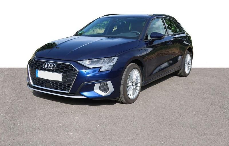Gebraucht Audi A3 Sportback e-tron Advanced 204 PS (150 kW) 2022 Blau Kleinwagen