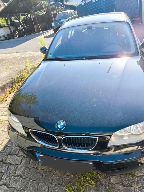 Schwarz Gebraucht 2005 BMW 116 Kleinwagen | 2.850 € (Fairer Preis) - Bild 1/4