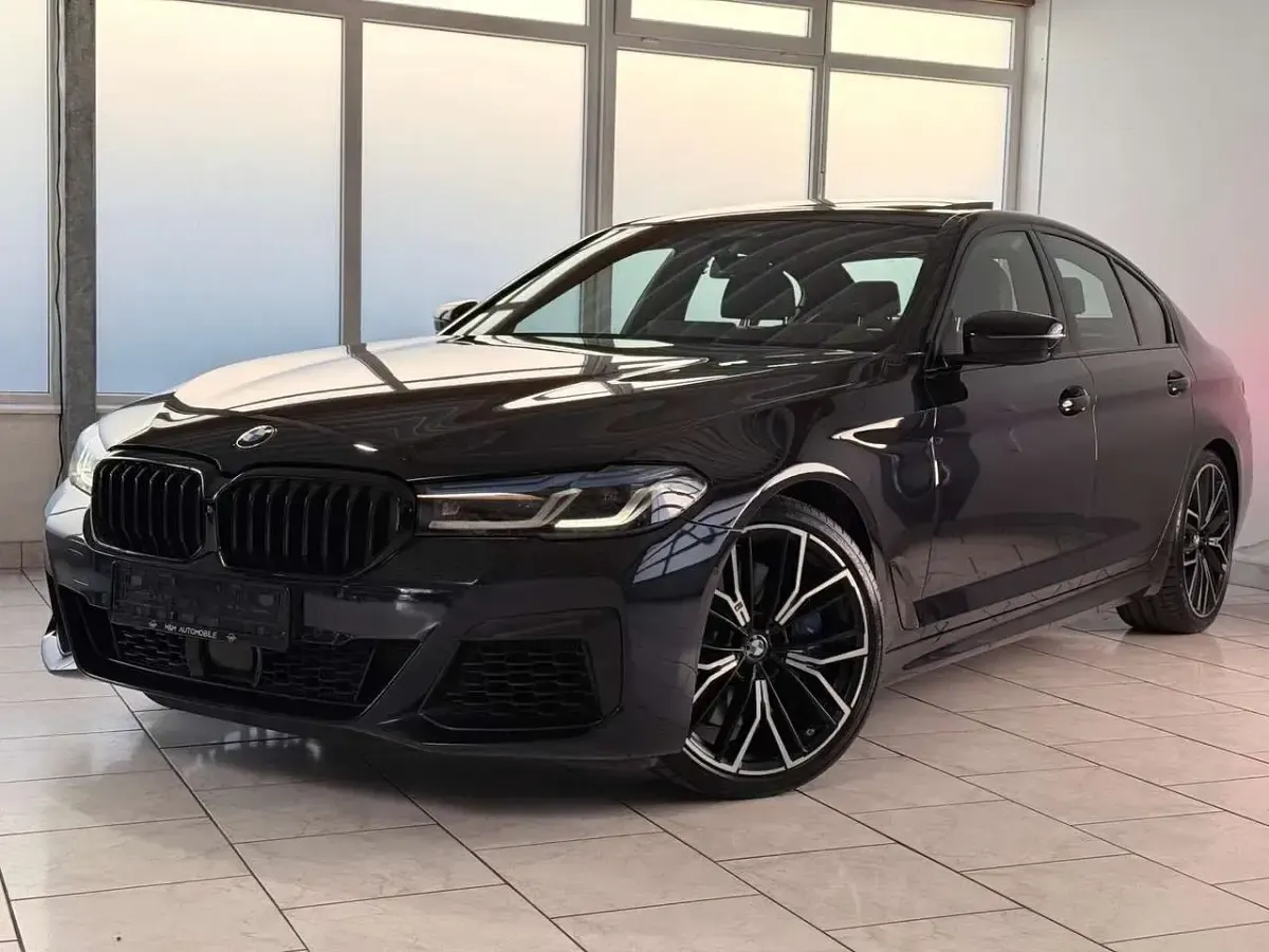 Gebraucht BMW 550 530 PS (389 kW) 2020 Carbonschwarz metallic Limousine