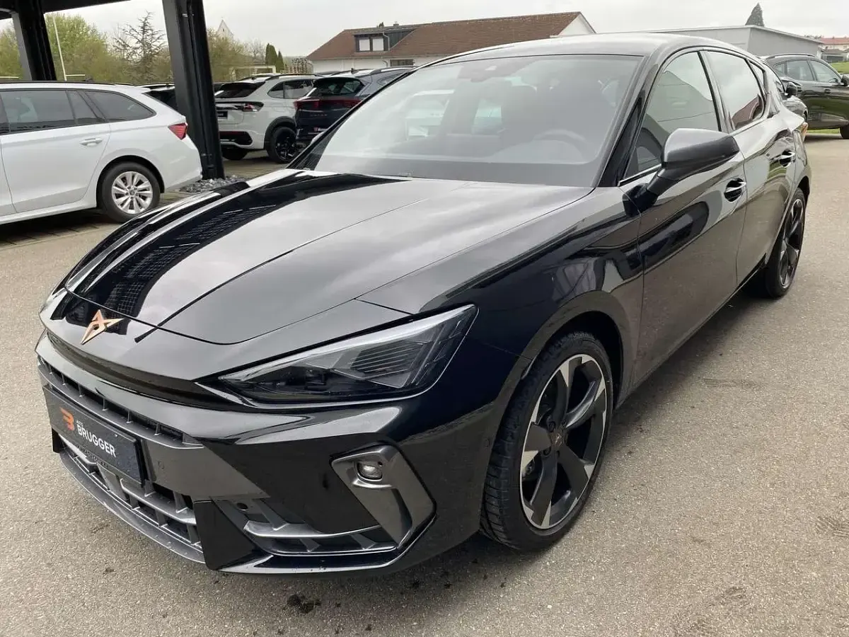 Neu Cupra Leon 150 PS (110 kW) 2026 Schwarz (midnight schwarz metallic) Limousine