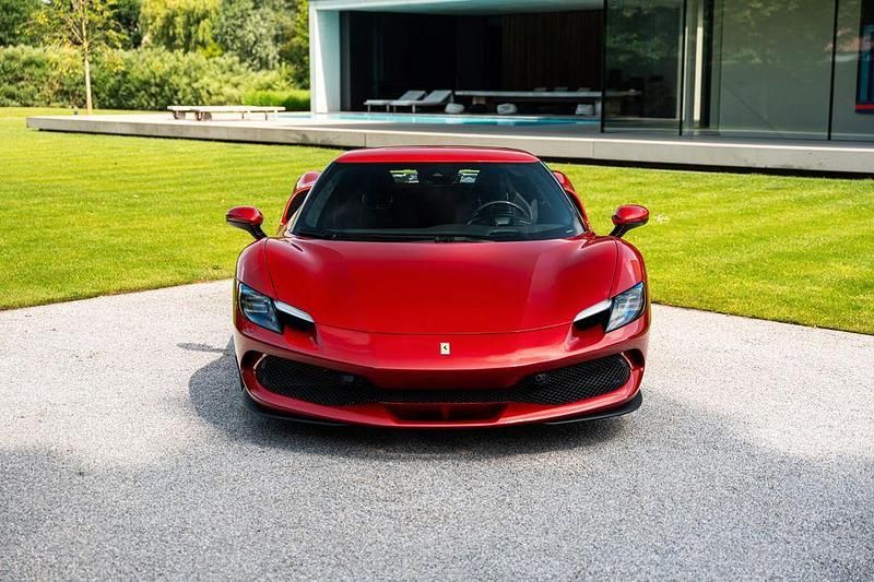 Gebraucht Ferrari 296 829 PS (609 kW) 2024 Rot