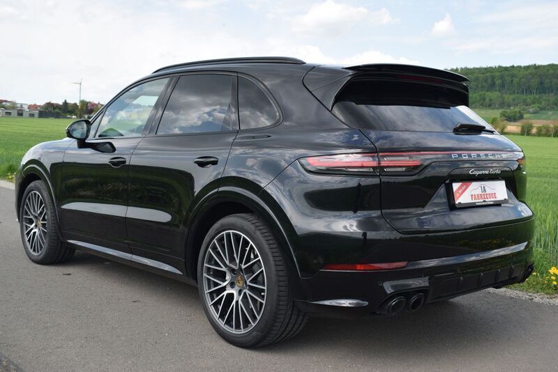 Gebraucht Porsche Cayenne Turbo Chrono 549 PS (403 kW) 2019 Schwarz SUV