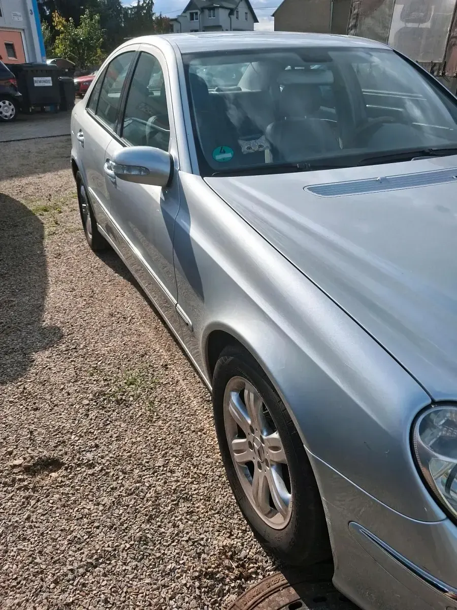 Gebraucht Mercedes E280 231 PS (169 kW) 2005 Silber Limousine