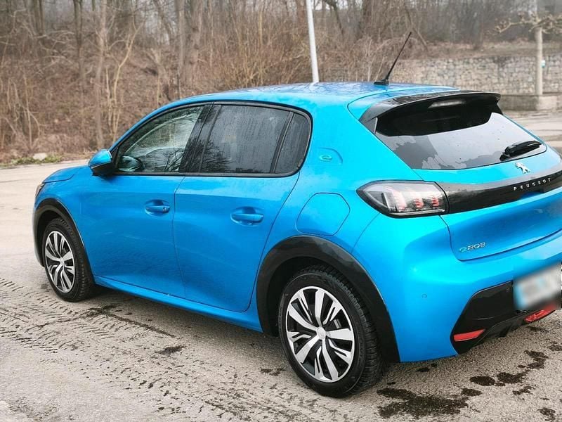 Gebraucht Peugeot e-208 Allure 100 kW (136 PS) 2021 Blau Kleinwagen