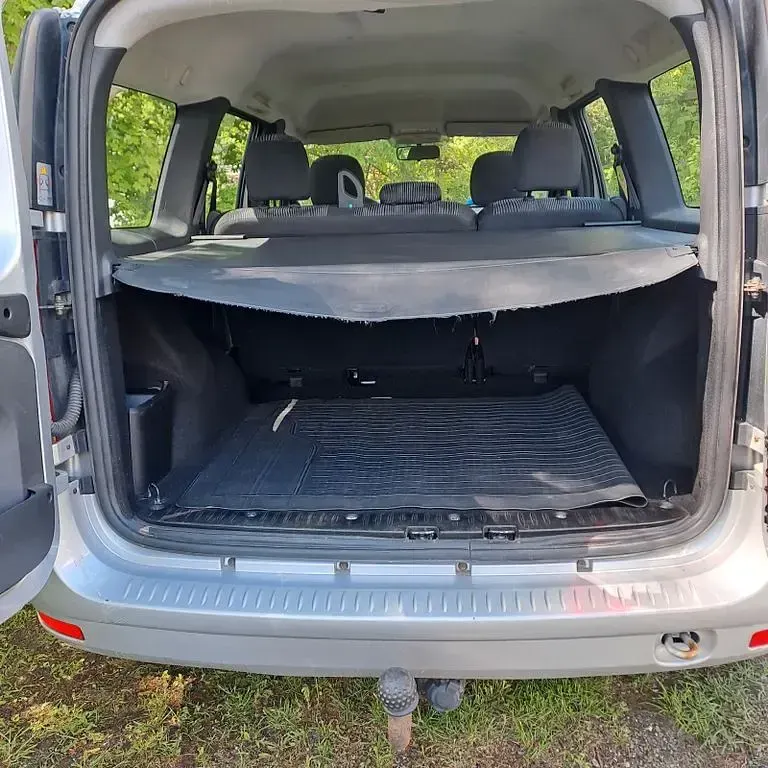 Gebraucht Dacia Logan MCV Ambiance 75 PS (55 kW) 2011 Silber Limousine