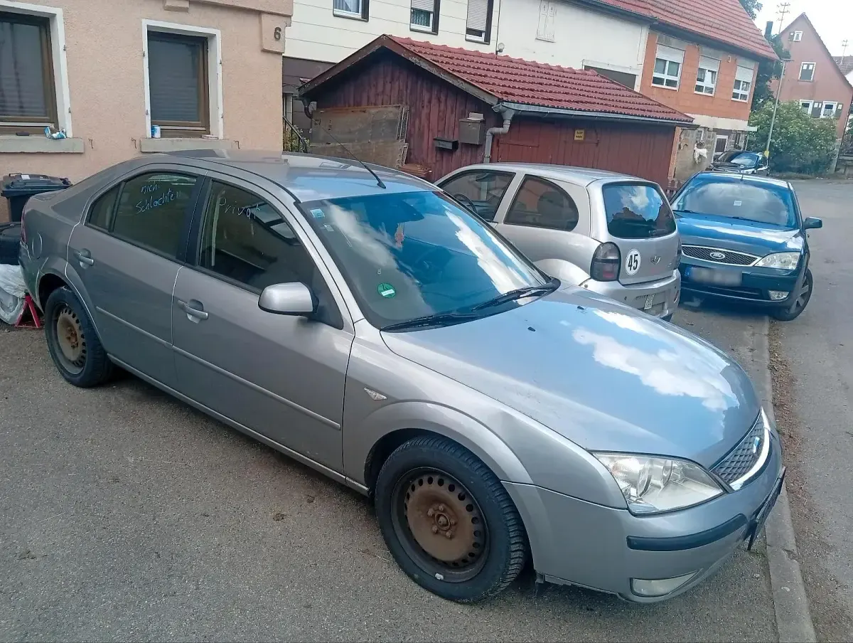 Gebraucht Ford Mondeo 125 PS (91 kW) 2006 Silber Limousine