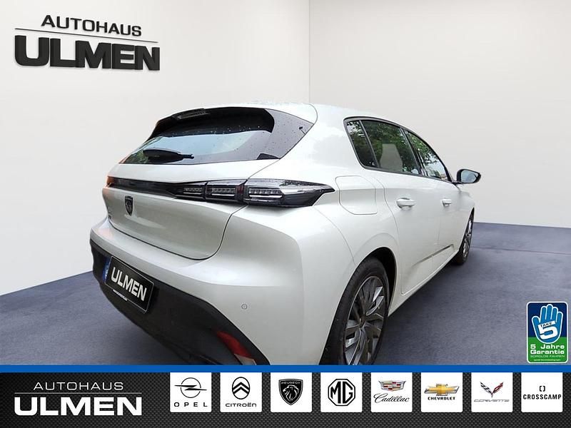 Gebraucht Peugeot 308 Active 110 PS (80 kW) 2022 Weiss Limousine