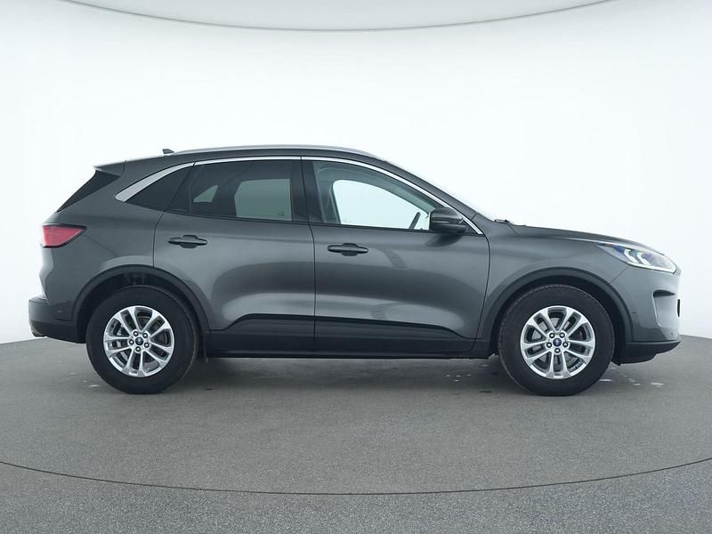 Używany Ford Kuga Titanium 120 KM (88 kW) 2022 Szary SUV