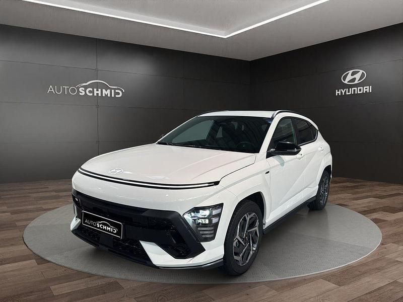 Atlas white Neu 2025 Hyundai Kona N Line SUV | 31.690 € (Fairer Preis) - Bild 1/4