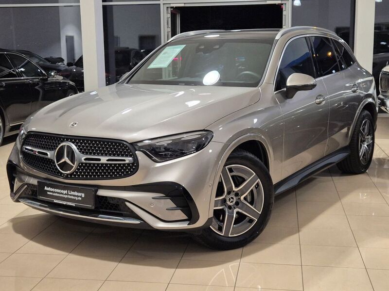 Mojave silber Gebraucht 2023 Mercedes GLC300 AMG line SUV | 59.498 € (Superpreis) - Bild 1/4