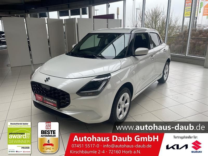 Pure white pearl metallic Gebraucht 2025 Suzuki Swift Comfort | 19.990 € - Bild 1/4