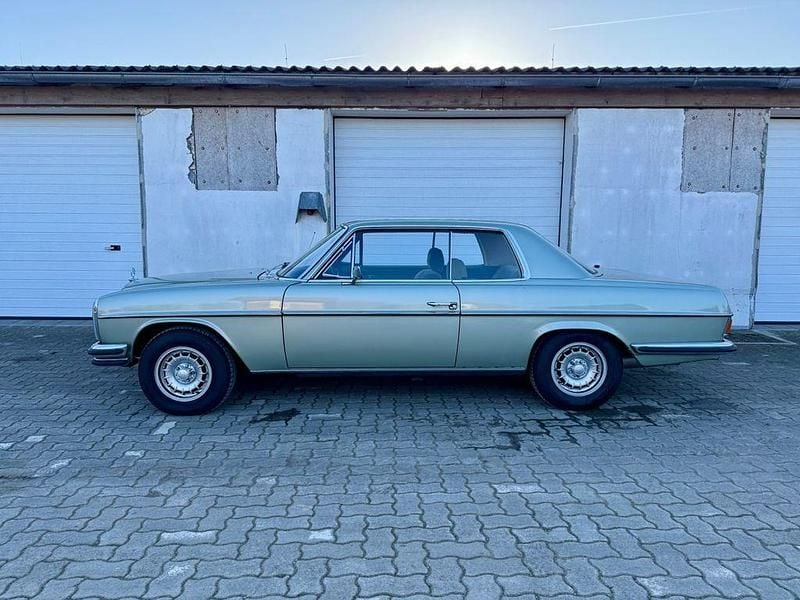 Gebraucht Mercedes W114 185 PS (136 kW) 1972 Grün Coupé