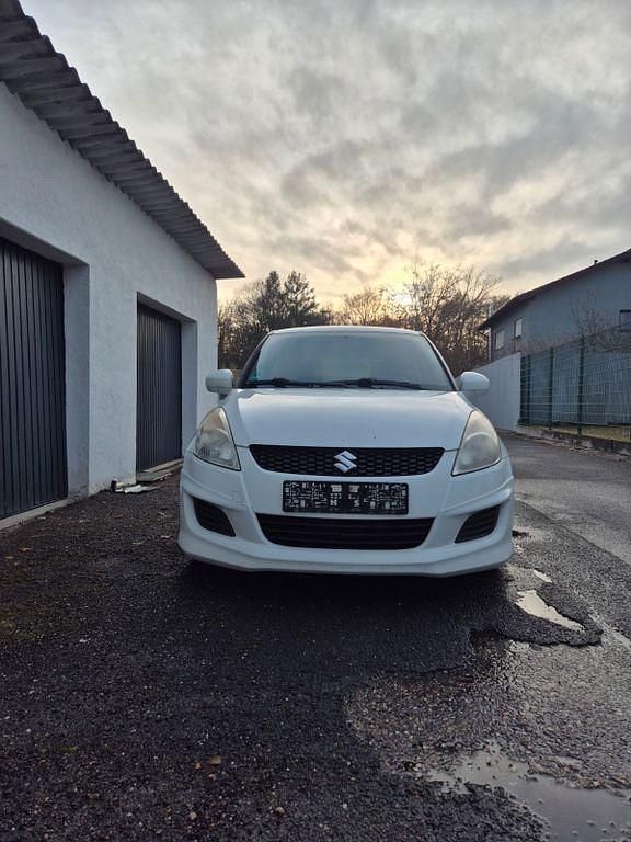Gebraucht Suzuki Swift 94 PS (69 kW) 2013 Weiß Kleinwagen