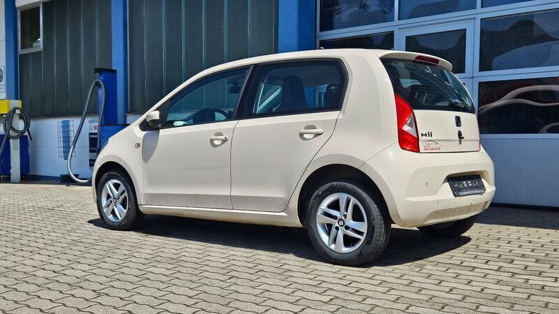 Beige Gebraucht 2015 Seat Mii Chic Kleinwagen | 7.290 € (Fairer Preis) - Bild 1/4