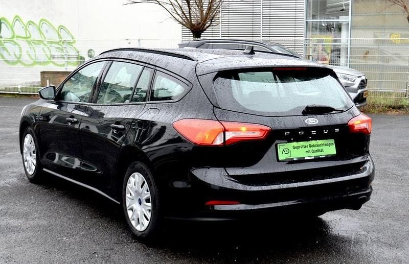 Gebraucht Ford Focus 95 PS (69 kW) 2020 Schwarz Limousine