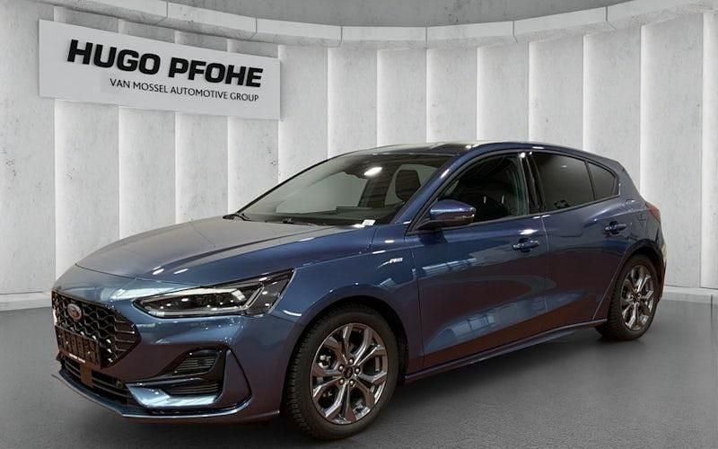 Blau Gebraucht 2024 Ford Focus ST-Line X Limousine | 25.440 € (Fairer Preis) - Bild 1/4