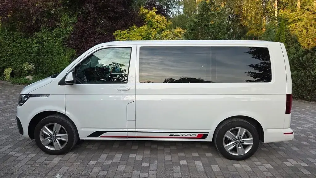 Gebraucht VW Multivan 150 PS (110 kW) 2020 Weiß Van / Kleinbus