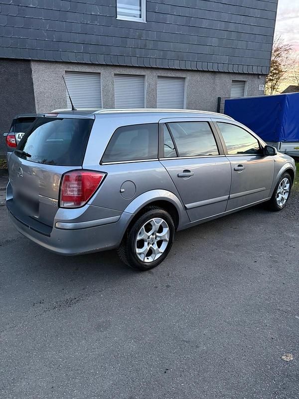 Gebraucht Opel Astra 115 PS (84 kW) 2008 Grau Kombi