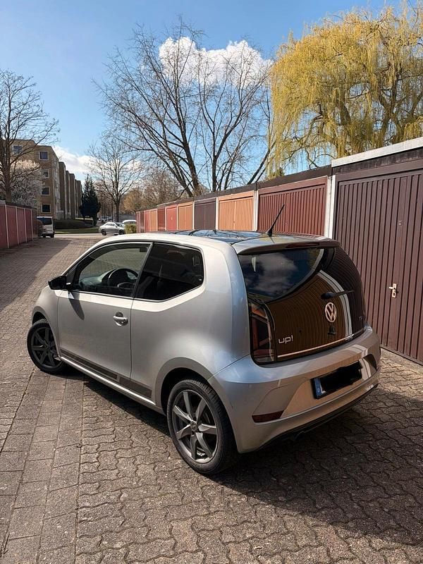 Gebraucht VW up! Beats 90 PS (66 kW) 2017 Grau Kleinwagen
