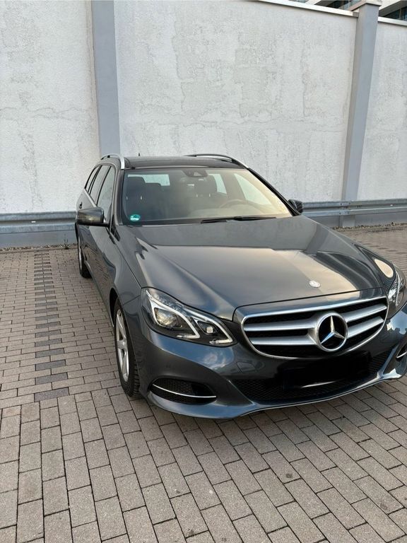 Grau Gebraucht 2016 Mercedes E220 Edition Kombi | 21.000 € (Fairer Preis) - Bild 1/4