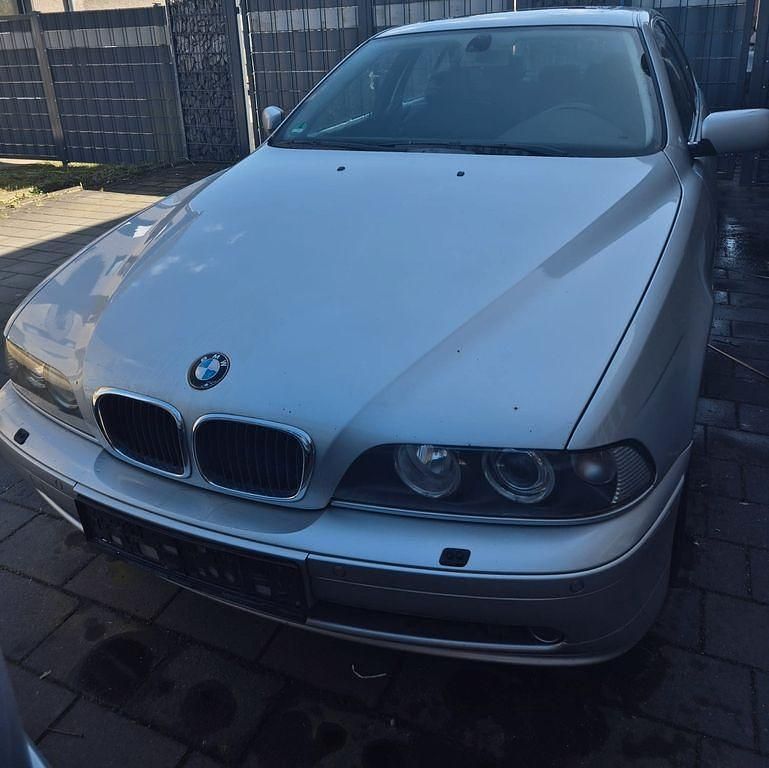 Second-hand BMW 520 170 CP (125 kW) 2003 Argintiu Berlinǎ