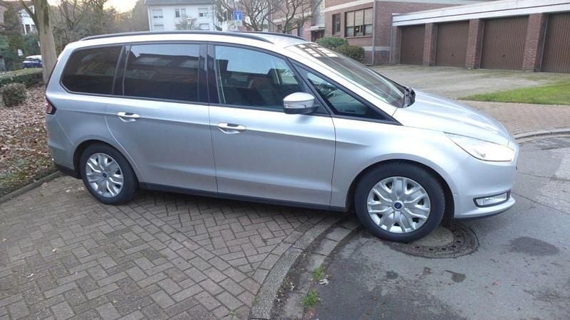 Gebraucht Ford Galaxy Titanium 150 PS (110 kW) 2015 Silber Van / Kleinbus