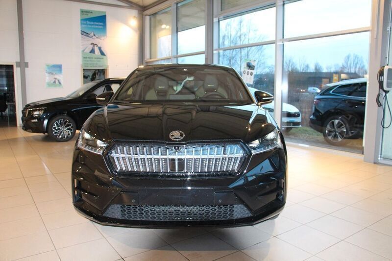 Schwarz Neu 2025 Skoda Enyaq iV Lounge SUV | 51.990 € - Bild 1/4