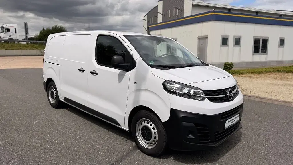 Gebraucht Opel Vivaro-e Combi Edition 102 PS (75 kW) 2023 Weiß Van / Kleinbus