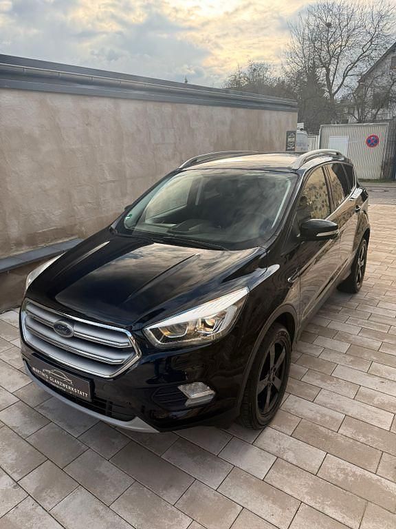 Gebraucht Ford Kuga Titanium 150 PS (110 kW) 2017 Schwarz SUV