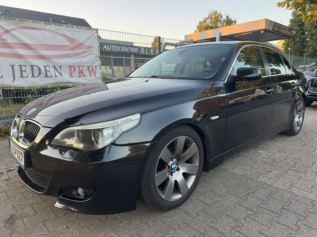 Gebraucht BMW 545 Sport Line 333 PS (244 kW) 2003 Schwarz Limousine