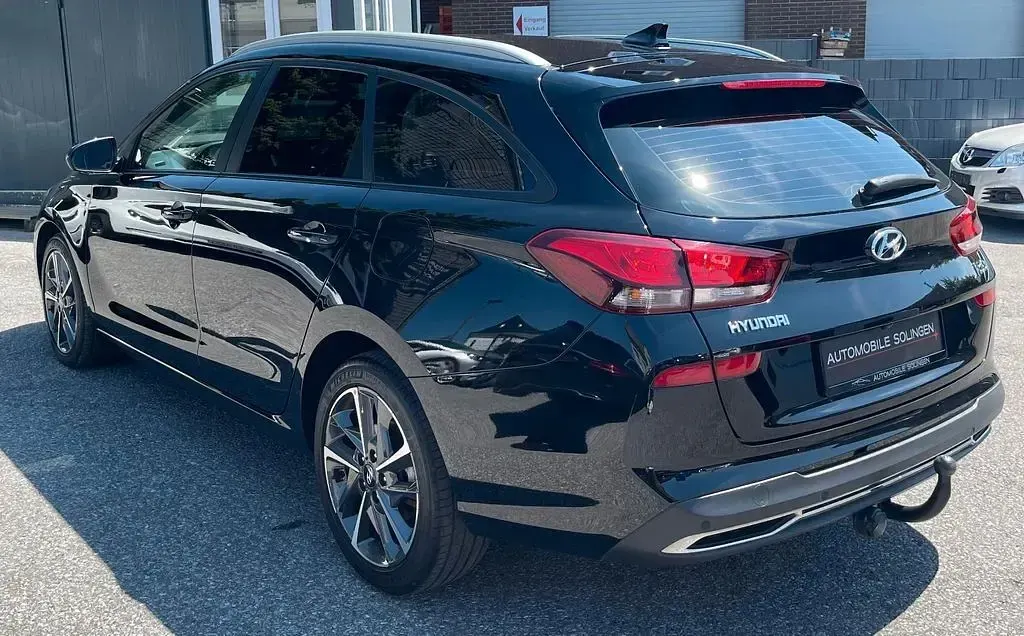 Gebraucht Hyundai i30 Trend 160 PS (117 kW) 2022 Schwarz Kombi