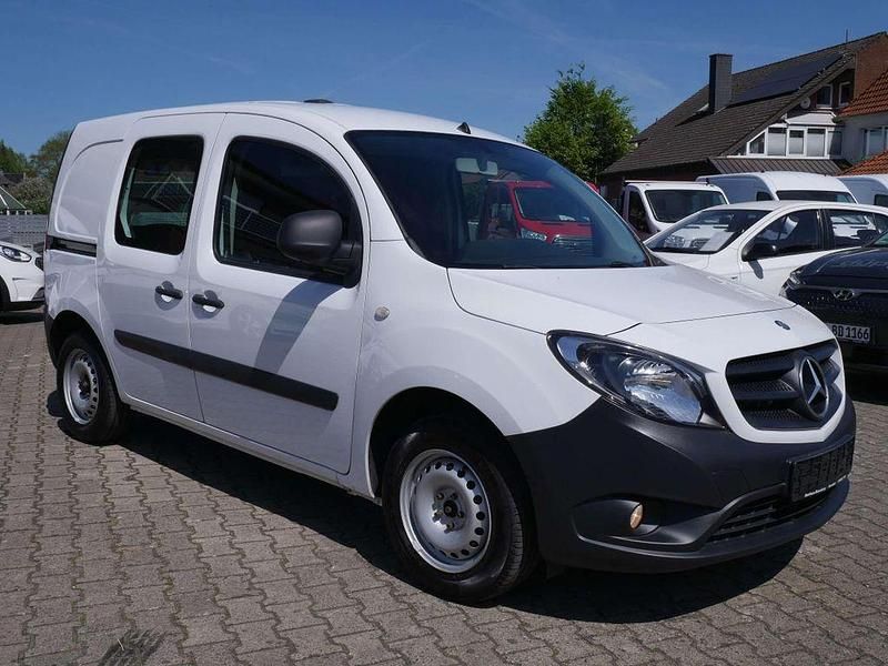 Arktikweiss Gebraucht 2018 Mercedes Citan 111 Van / Kleinbus | 12.980 € (Fairer Preis) - Bild 1/4