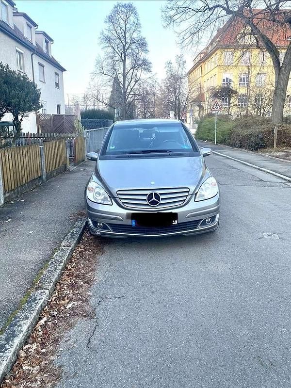 Silber Gebraucht 2007 Mercedes B180 Van / Kleinbus | 2.500 € - Bild 1/4
