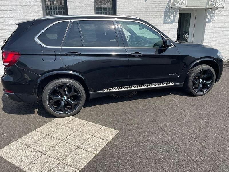 Schwarz Gebraucht 2014 BMW X5 Sport Line SUV | 18.950 € (Fairer Preis) - Bild 1/4