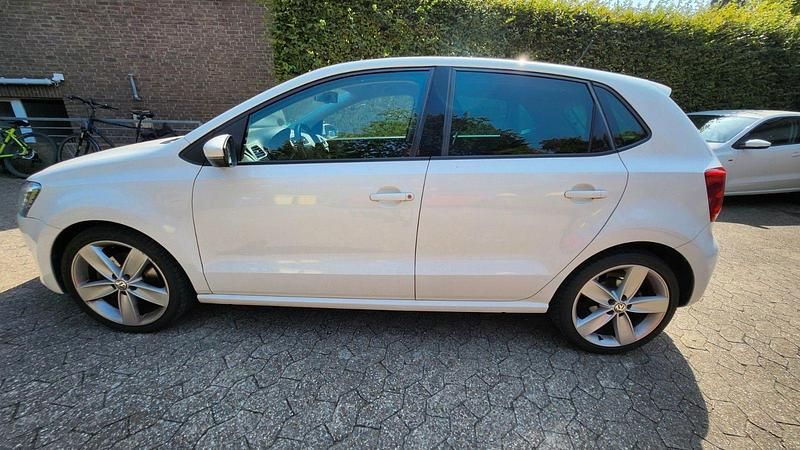 Weiß Gebraucht 2011 VW Polo Highline Kleinwagen | 5.200 € (Fairer Preis) - Bild 1/4
