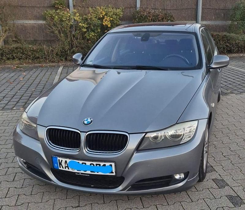 Silber Gebraucht 2010 BMW 320 Limousine | 5.600 € (Fairer Preis) - Bild 1/4