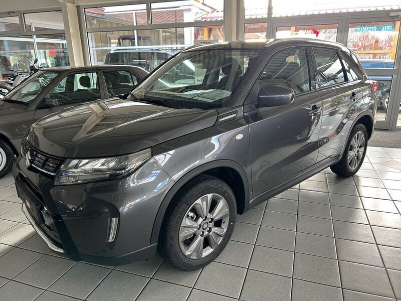 Grau Neu 2024 Suzuki Vitara Comfort SUV | 26.990 € (Fairer Preis) - Bild 1/4