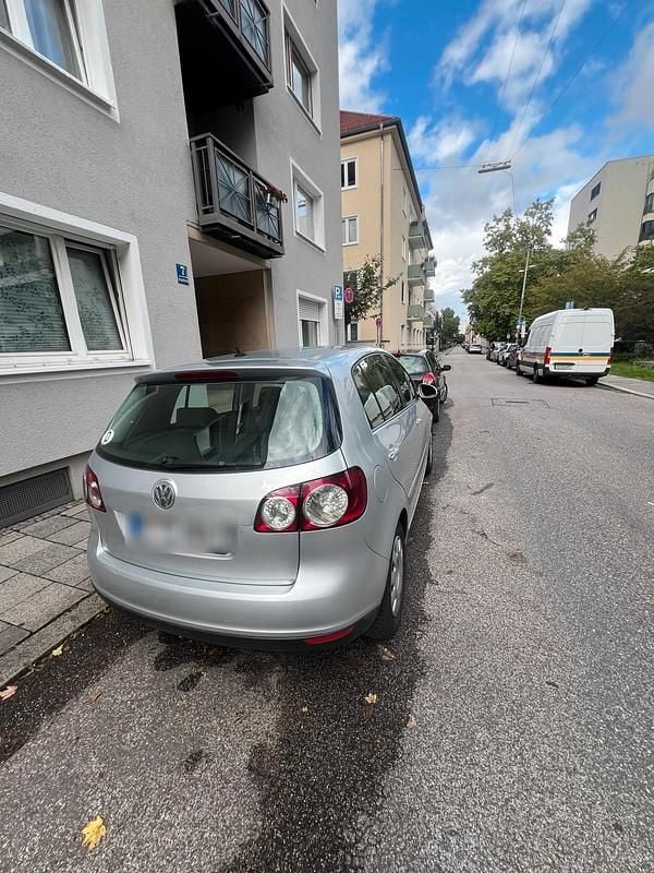 Grau Gebraucht 2004 VW Golf V Kleinwagen | 2.400 € (Guter Preis) - Bild 1/4