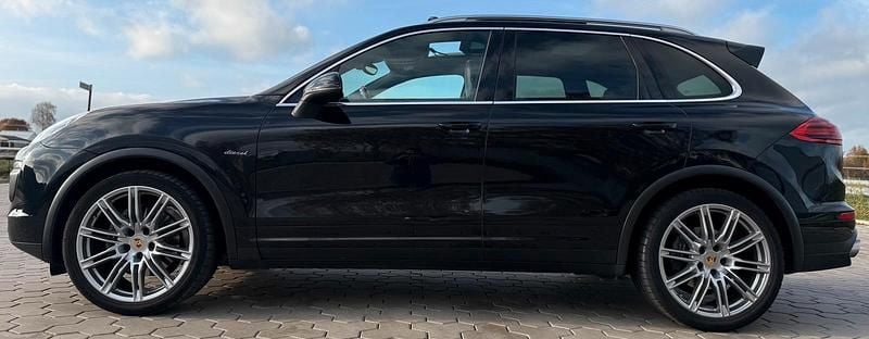 Second-hand Porsche Cayenne 2016 Negru SUV