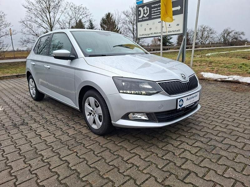 Gebraucht Skoda Fabia Ambition 75 PS (55 kW) 2015 Silber Limousine
