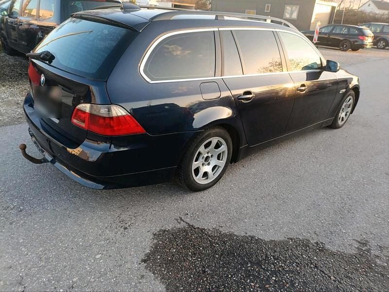 Second-hand BMW 525 177 CP (130 kW) 2006 Albastru Break