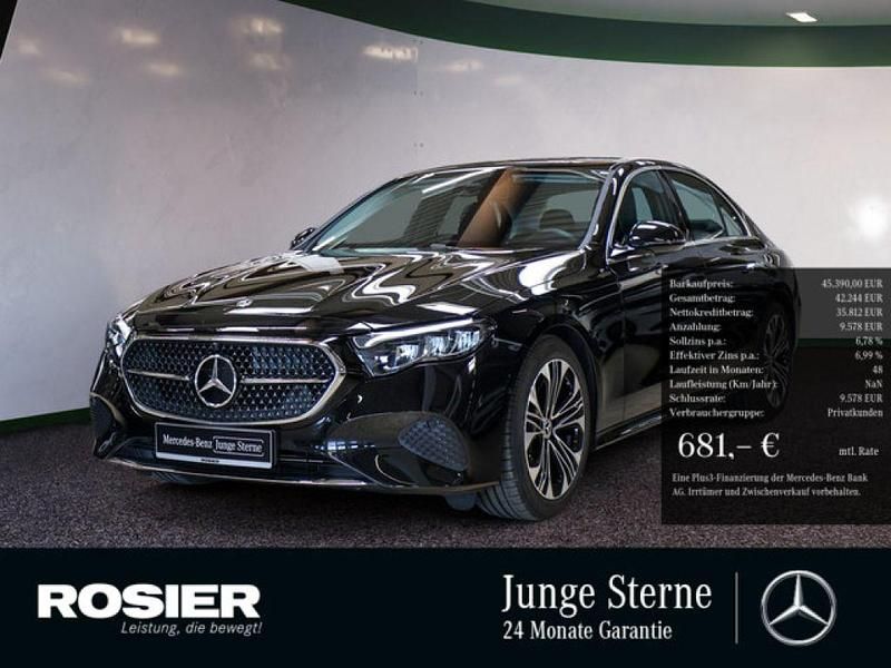 Schwarz / obsidianschwarz (metallic) Gebraucht 2024 Mercedes E220 Avantgarde Limousine | 45.445 € (Superpreis) - Bild 1/4