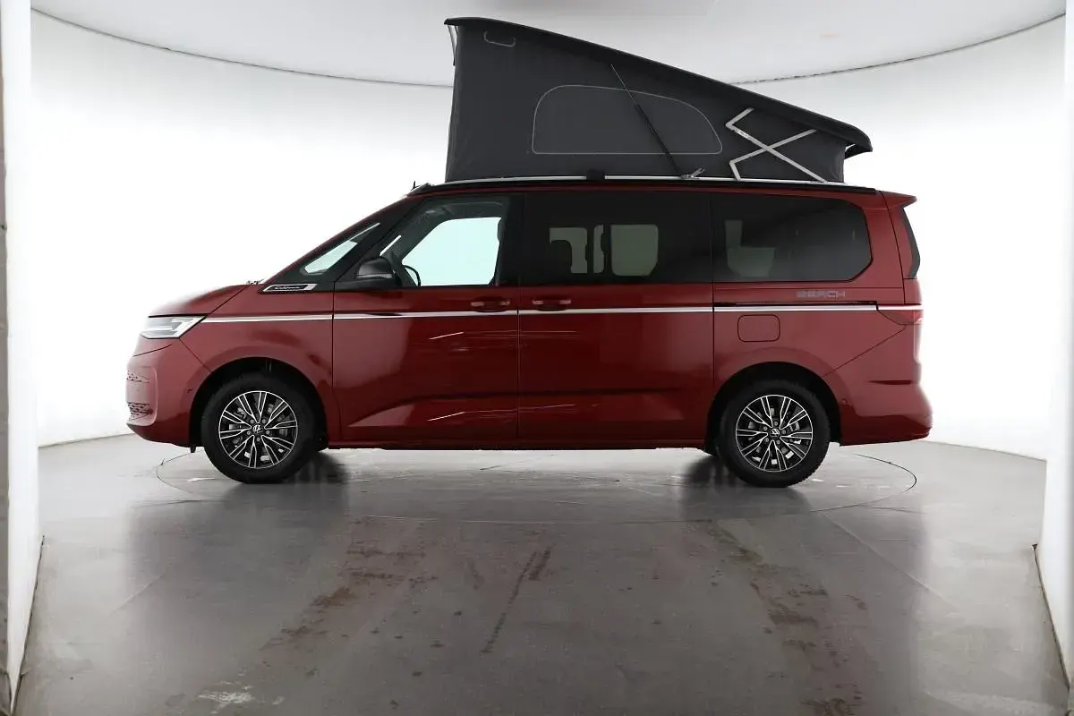 Gebraucht VW T7 Beach 204 PS (150 kW) 2026 Fortanarot / deep black perleff Van